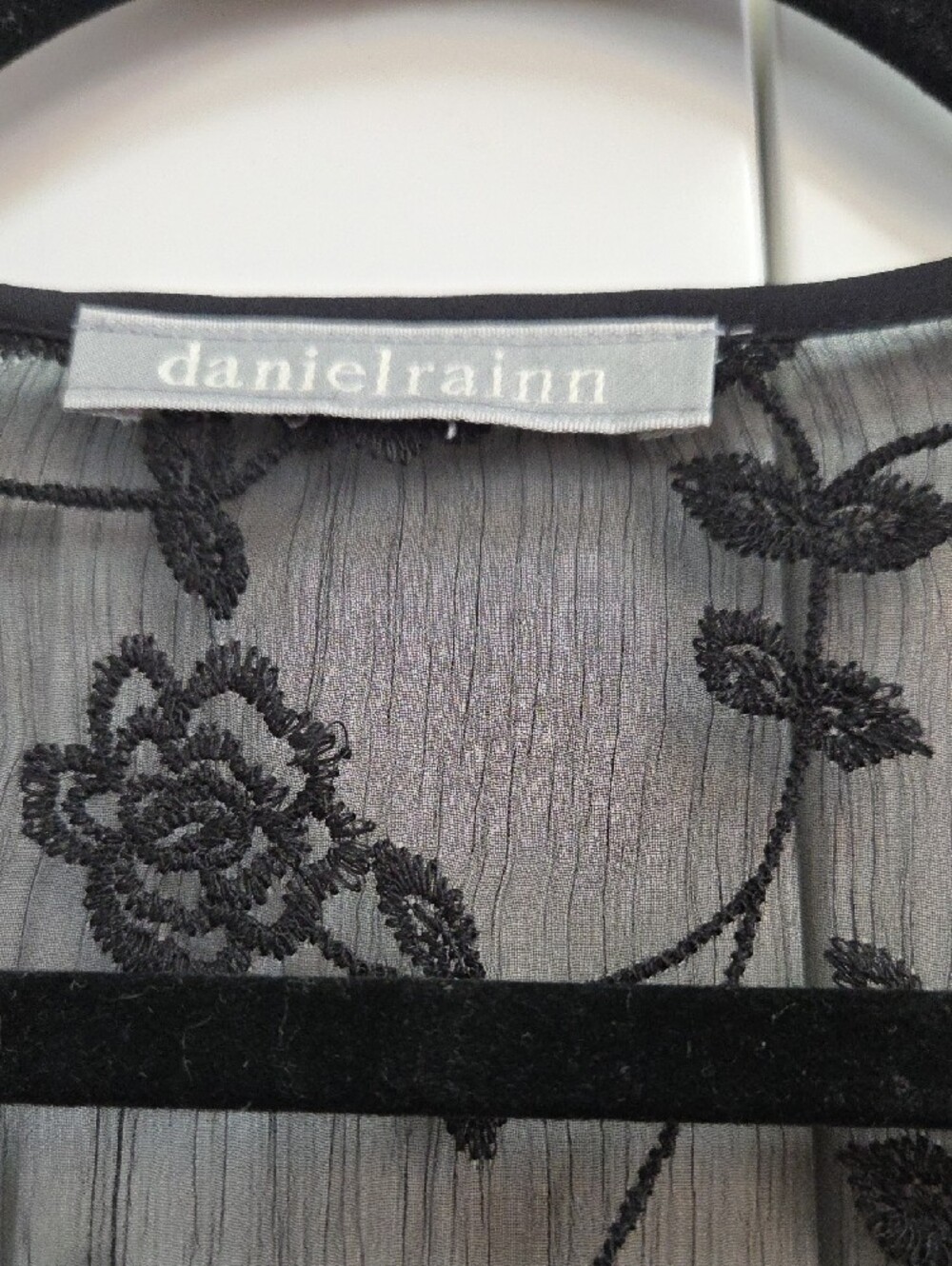 Daniel Rainn Black Bird-Print Flutter Sleeve Blouse - Picture 2 of 9
